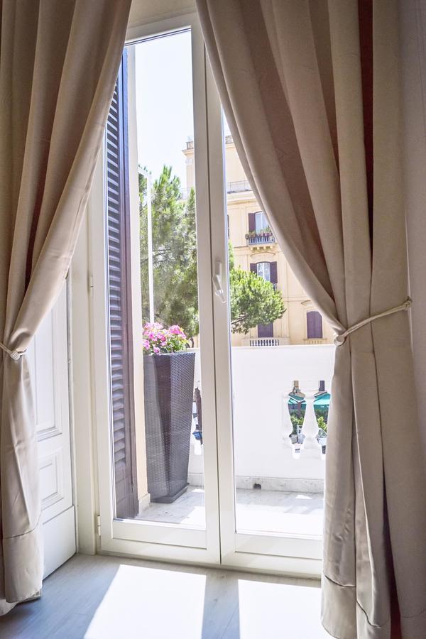 Royal Rooms Luxury Suite Napoli Esterno foto